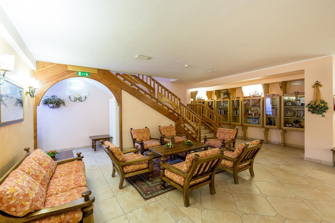 Hotel Trieste Roccaraso Bagian luar foto