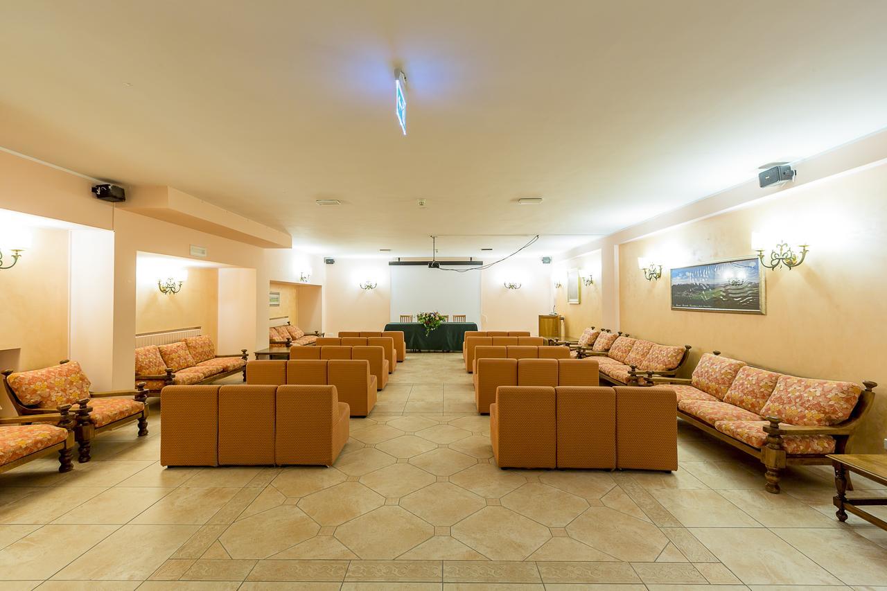 Hotel Trieste Roccaraso Bagian luar foto