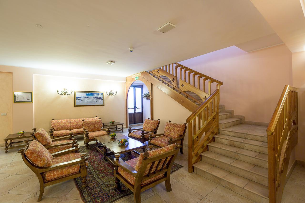 Hotel Trieste Roccaraso Bagian luar foto